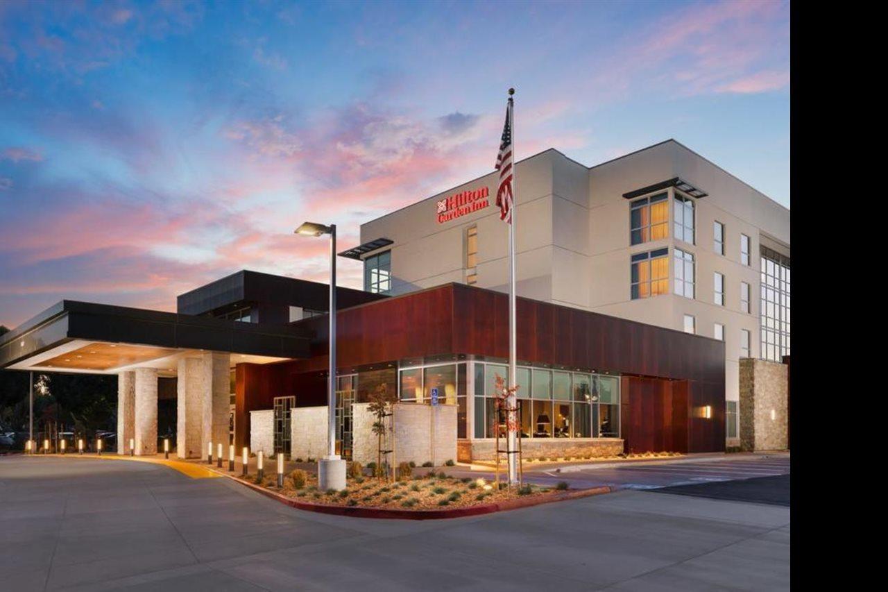 Hilton Garden Inn Сънивейл Екстериор снимка