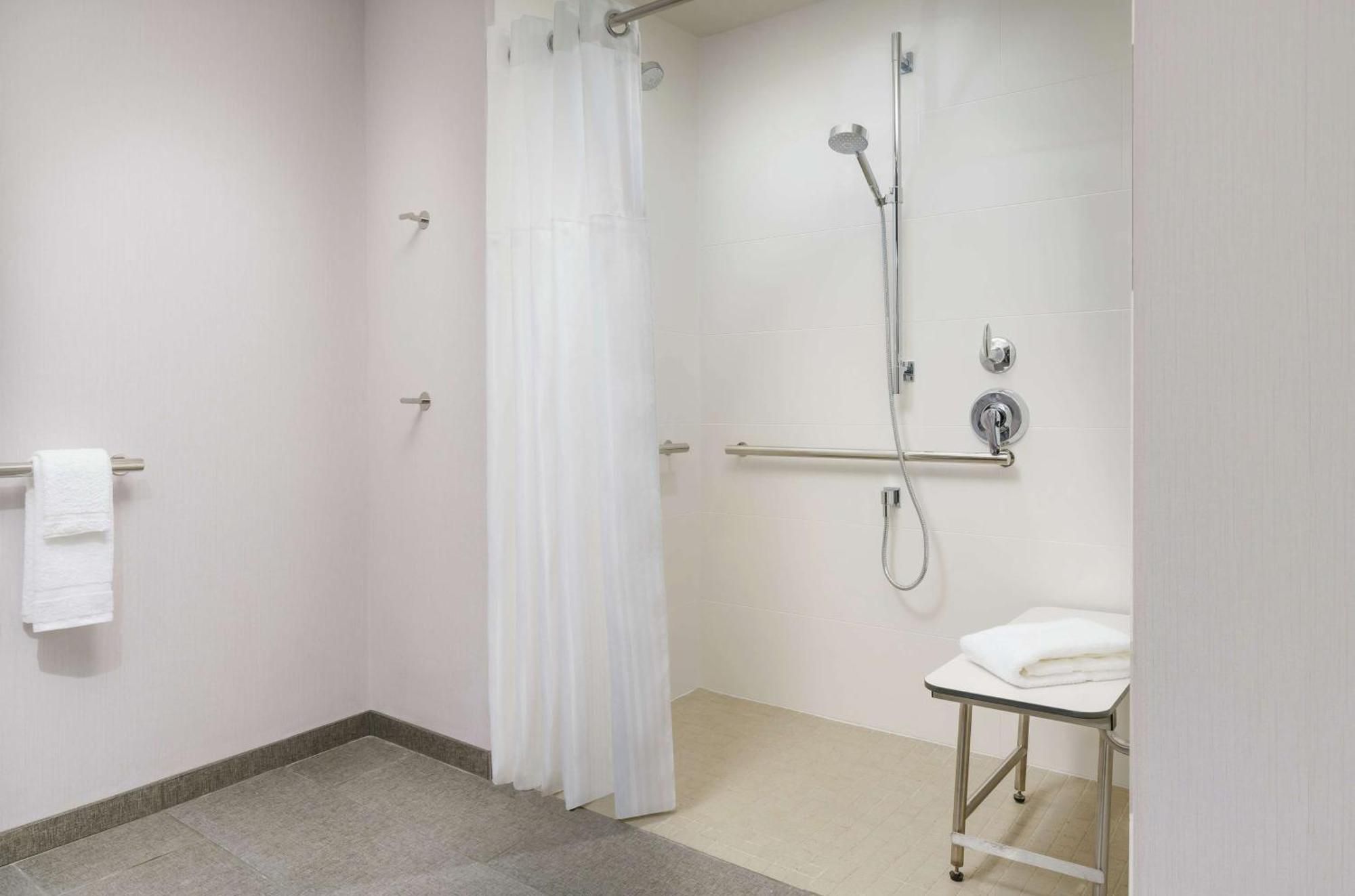 Hilton Garden Inn Сънивейл Екстериор снимка