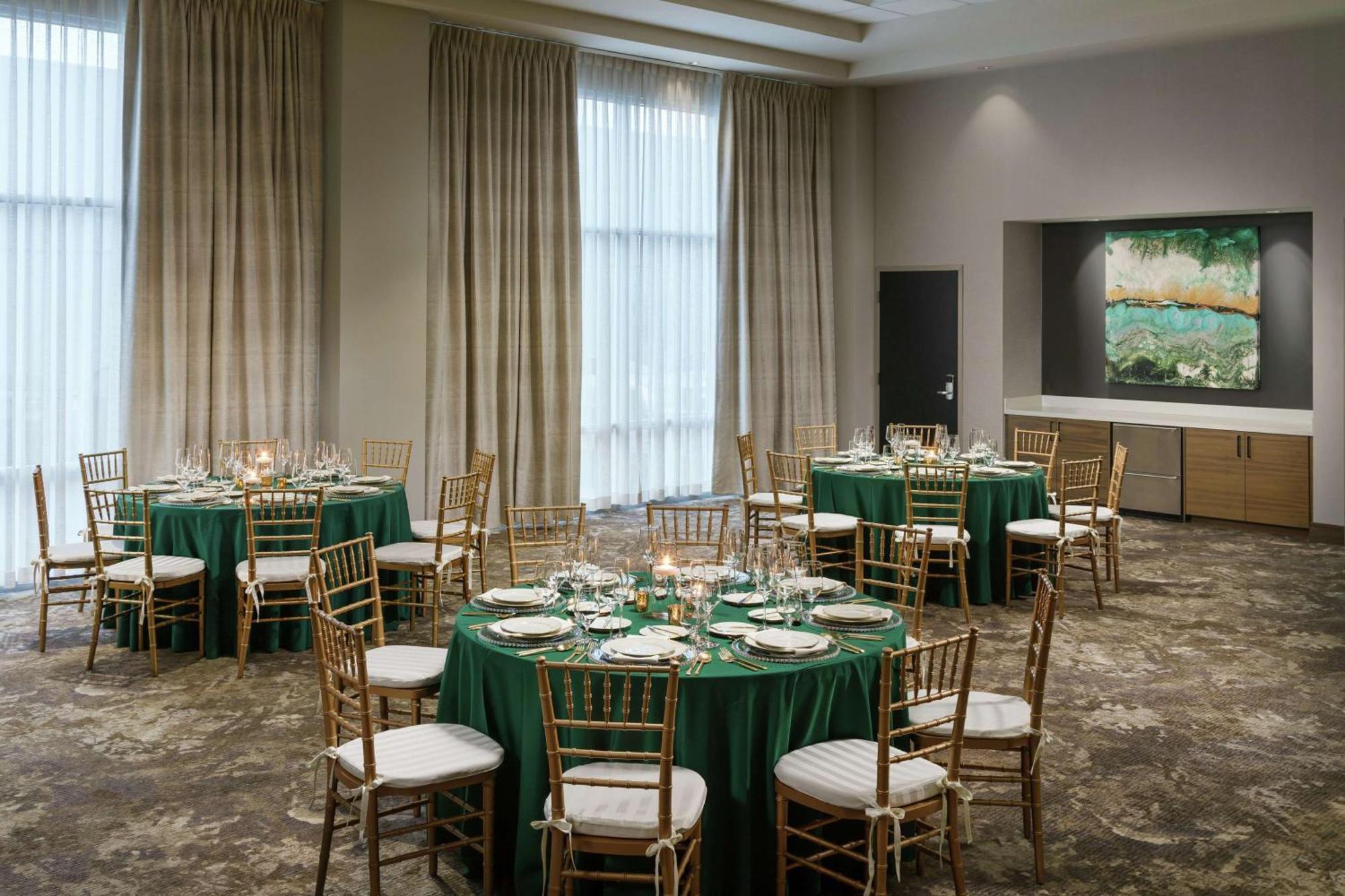Hilton Garden Inn Сънивейл Екстериор снимка