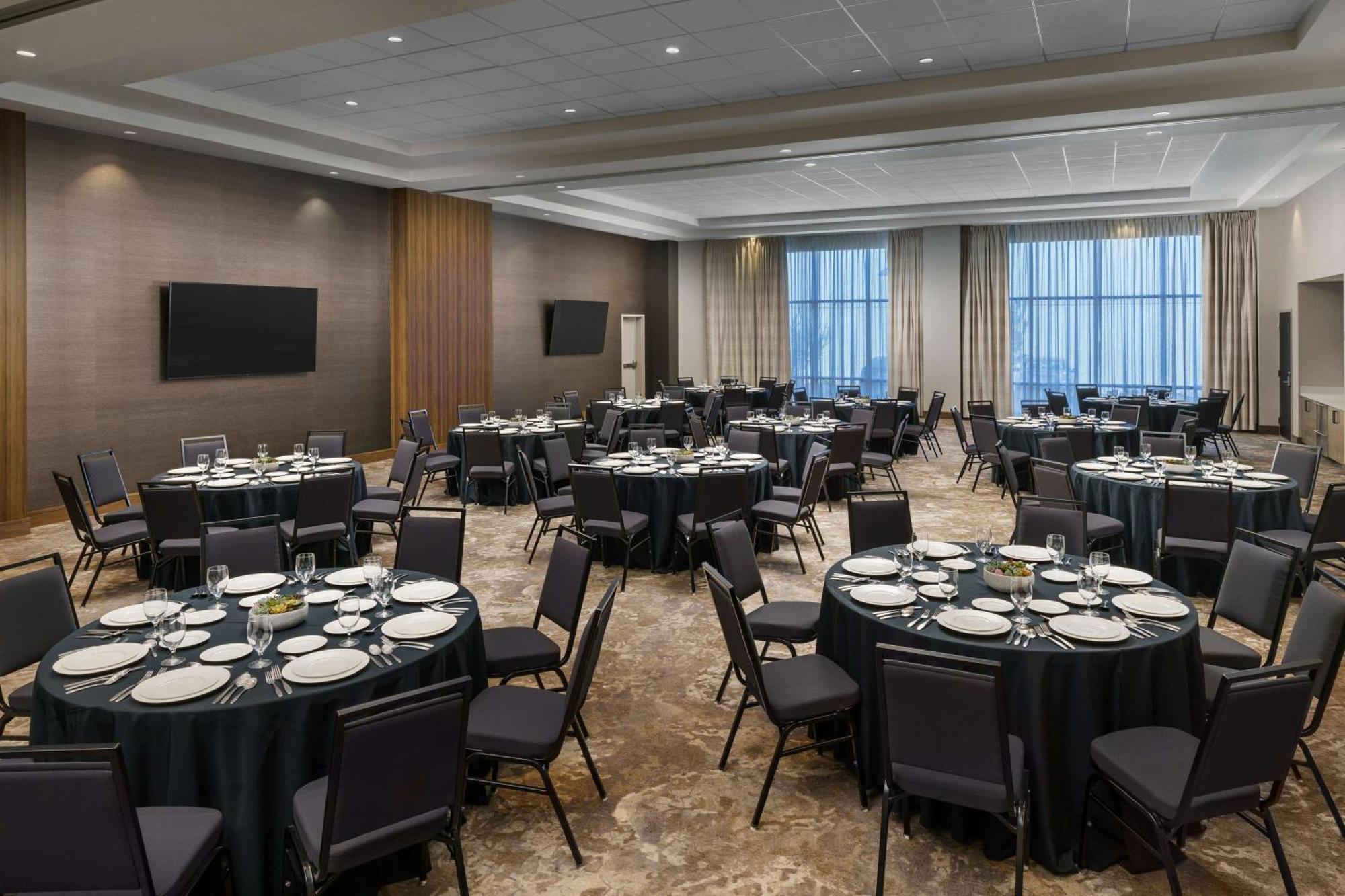 Hilton Garden Inn Сънивейл Екстериор снимка